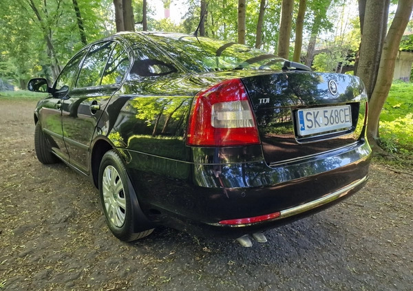 Skoda Octavia cena 12999 przebieg: 385000, rok produkcji 2010 z Sosnowiec małe 277